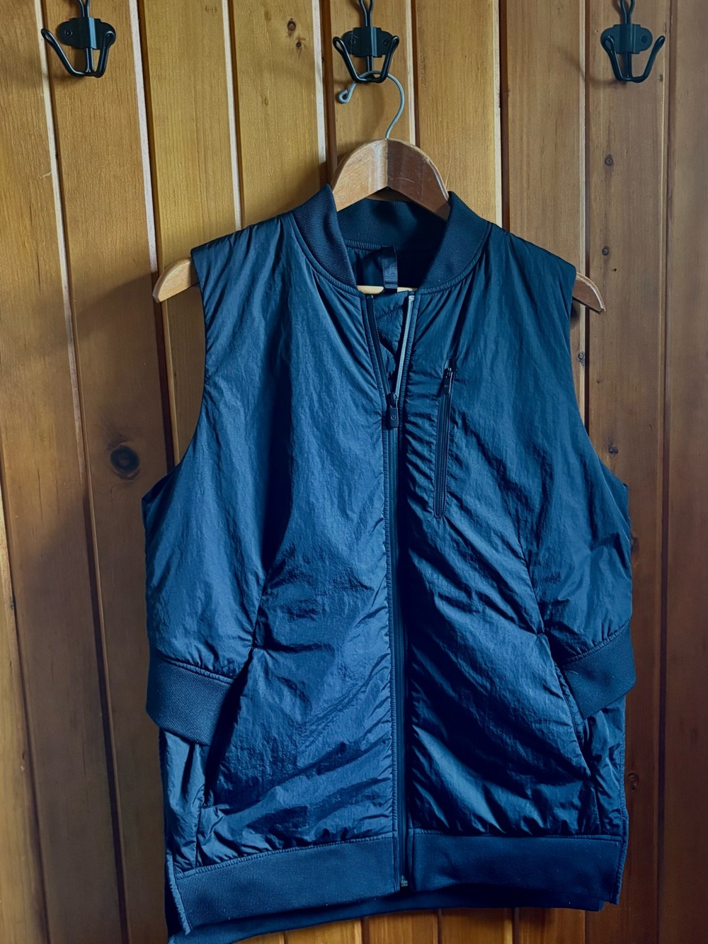 Lululemon Long insulated Bomber Vest in Black Sz 6